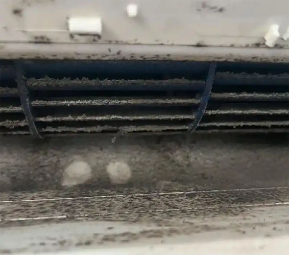 浚县空调吹的风有股烧焦味是怎么回事